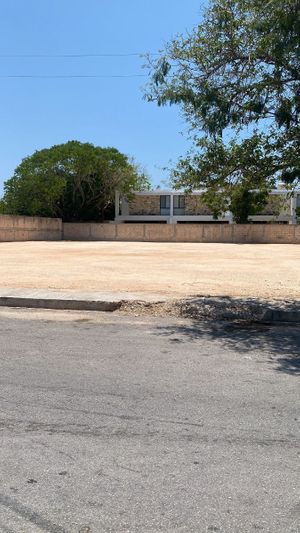 Terreno en Venta en Sodzil Norte, junto a un Oxxo