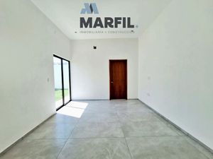 Venta de Casa de 1 Planta y 3 Recámaras con Amplio Jardín al Norte de Colima