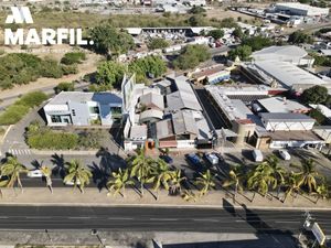 Bodega Comercial  y Oficinas en Renta Avenida Principal Norte Colima Camino Real