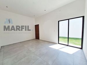 Venta de Casa de 1 Planta y 3 Recámaras con Amplio Jardín al Norte de Colima