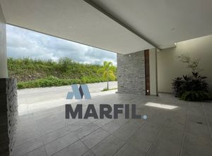 Casa en venta con recámara en planta baja en Villa de Álvarez, Colima