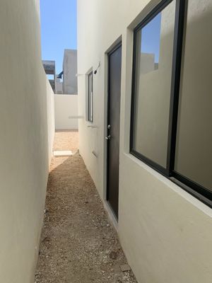 CASA EN VENTA AL PONIENTE DE MERIDA