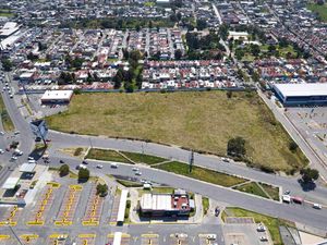 Terreno frente a Plaza La Joya en Cuautitlan