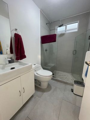 Casa en Venta, Privada en Zona Dorada, Filtro con Reja Eléctrica