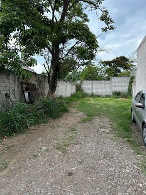 Terreno en Col. Granjas, Privada con Portón