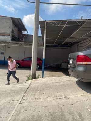 Bodega con Locales Comerciales en Par Vial, Jiuteoec