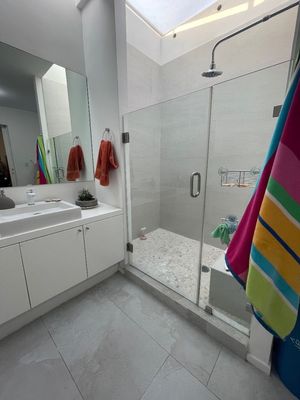 Casa en Venta, Privada en Zona Dorada, Filtro con Reja Eléctrica