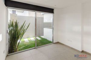 Casa en Venta en Condesa Juriquilla - ¡Bellísima! Cuarta recámara en Planta Baja