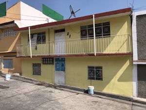 Se vende propiedad en Naucalpan (renta de cuartos / vecindad )