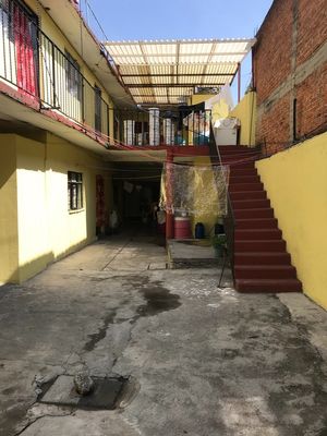 Se vende propiedad en Naucalpan (renta de cuartos / vecindad )