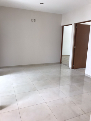 Se Vende Casa en La Condesa Juriquilla, Cuarto de Servicio, 3 Recamaras, Estudio