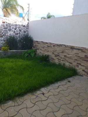 Preciosa Casa en Cañadas del Lago, 3 Recamaras, 2.5 Baños, Jardín, Terraza..