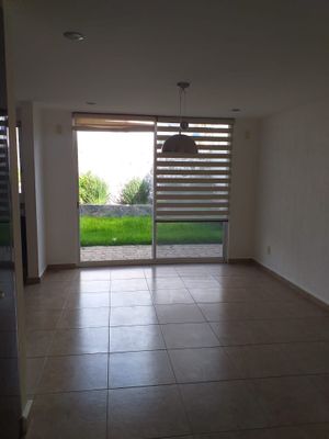 Preciosa Casa en Cañadas del Lago, 3 Recamaras, 2.5 Baños, Jardín, Terraza..