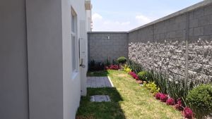Se Vende Town House en Corregidora, Construcción 136 m2, 3 Habitaciones 2.5 Baño