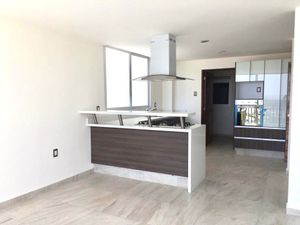 En Venta Departamento en El Refugio de 244 m2, 3 Recamaras, 4.5 Baños, de LUJO !