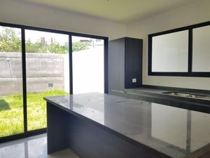 Residencia en Lomas de Juriquilla, 4 Habitaciones con  Baño Completo y Vestidor