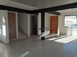 Residencia en Colinas de Juriquilla, Jardín, 3 Recamaras, 4.5 Baños, Roof Garden