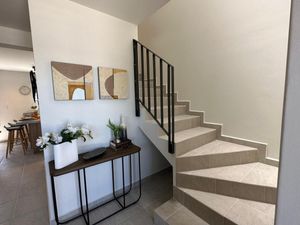 Casa en Venta en Zona Sonterra, Ciudad Meseta, 3 Recamara, Alberca, 2.5 Baños