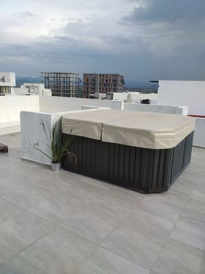 Residencia en Cañadas del Lago, 4 Recamaras, 4.5 Baños, Roof Garden, Jacuzzi..