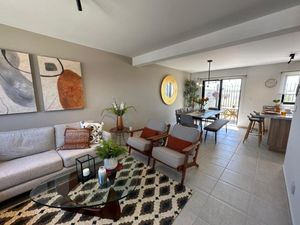 Casa en Venta en Zona Sonterra, Ciudad Meseta, 3 Recamara, Alberca, 2.5 Baños