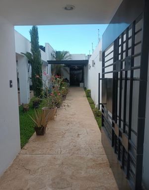 CASA DE UNA PLANTA EN VENTA CONKAL