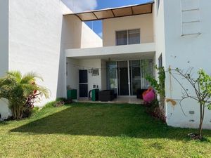 *Renta Casa en Privada Samomea-Conkal