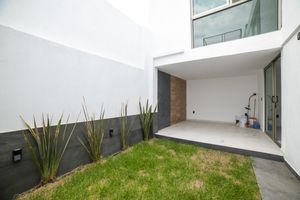 VENTA CASA EN BOULEVARES TOTALMENTE REMODELADA, NAUCALPAN