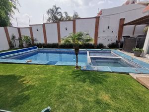 Venta - Casa - Fraccionamiento Privado - 2 Niveles - Alberca -Cuernavaca Morelos