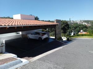 CASA EN VENTA, PLAZA VIENA, ZONA ESMERALDA