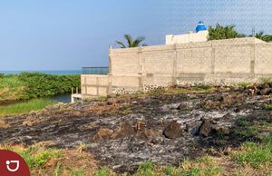 Terreno a la venta frente al mar cerca de El Farallón en Palma Sola, Veracruz