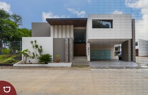 Casa en venta Paseo de la Reina, Xalapa; elegante diseño en residencial privado