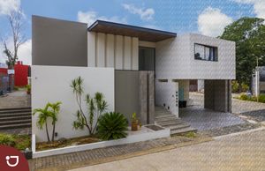 Casa en venta Paseo de la Reina, Xalapa; elegante diseño en residencial privado