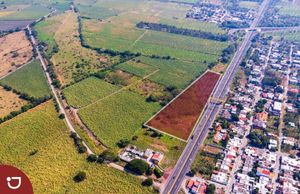 Terreno comercial en venta Carretera Xalapa - Veracruz; uso de suelo mixto