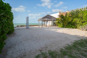 CASA EN VENTA FRENTE AL MAR DE CHELEM, CON PANELES SOLARES.