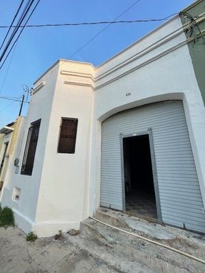 Casa en la calle 43 con 50 a unos pasos del Parq de la Plancha, Centro de Mérida