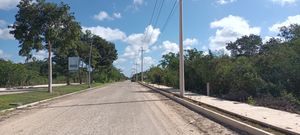 Lotes sobre Avenida Cumbres, cholul, Mérida Yucatán.