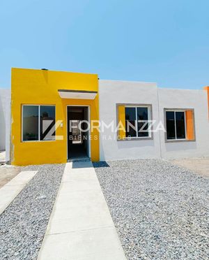 Casa “BUENOS AIRES” en Venta en Fracc. Puerta del Valle en Colima, Col