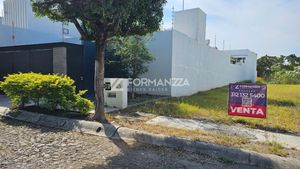 Terreno en Venta en Fraccionamiento Residencial Puerta del Sol en Colima