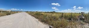 Terreno Comercial a un lado de Ciudad Maderas del Marqués