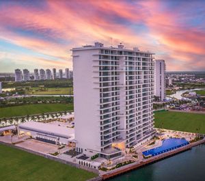 Nuevo departamento en Puerto Cancun vista al mar