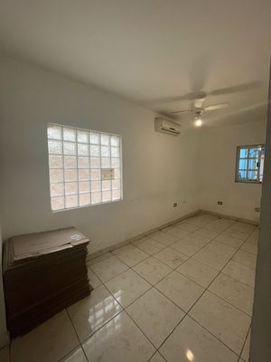 CASA SOBRE AV. SIMON BOLIVAR EN VENTA - LAS MITRAS, MONTERREY N.L.