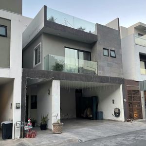 CASA EN VENTA EQUIPADA EN CUMBRES ELITE PREMIER