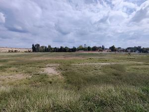 Terreno a pie de carretera, justo frente al balneario Valladolid