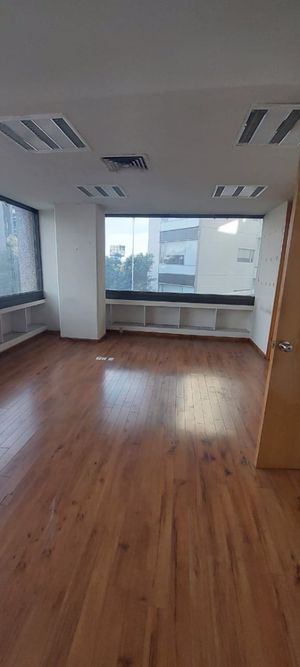 Amplias oficinas en Condesa a buen precio de renta.