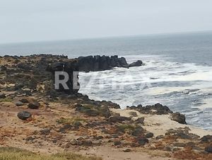 Terreno en frente al mar.