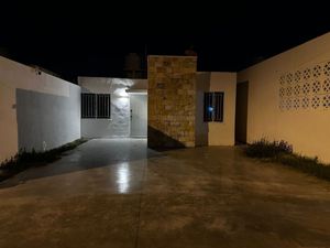 Casa en venta AMUEBLADA y EQUIPADA en Caucel al norponiente de Merida
