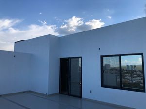 Casa en Venta en Cumbres del Lago con Sala de TV y Roof Garden