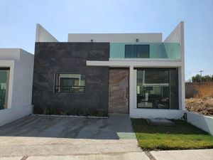 Casa con Recamara en Planta Baja Corregidora Queretaro