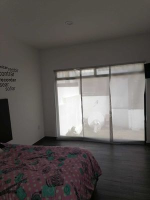 VENTA DE CASA AMPLIA EN ZIBATA