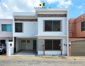 Casa en venta en Residencial Marino